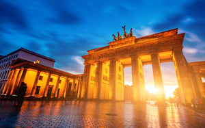 beautiful-brandenburg-gate-berlin-evening-germany